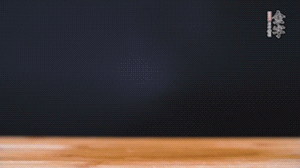 老豆腐切小塊。