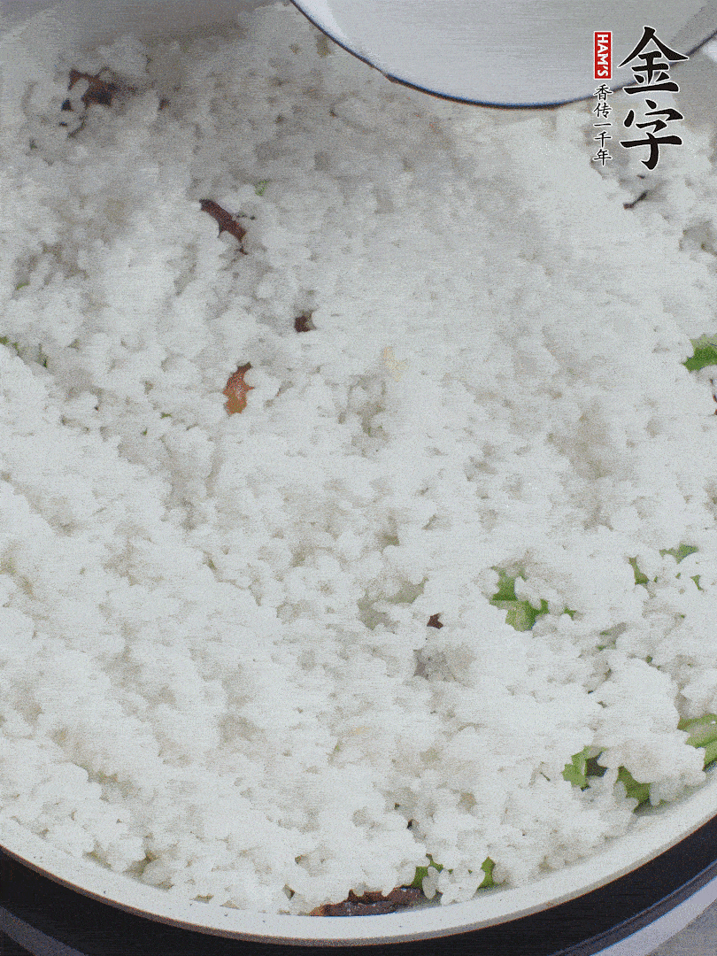 放一碗水，蓋蓋燜煮。