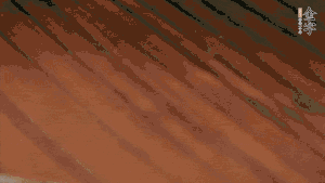 待水沸騰，煮到湯圓浮起，碗中加點(diǎn)豬油、生抽、蔥花就可以了。