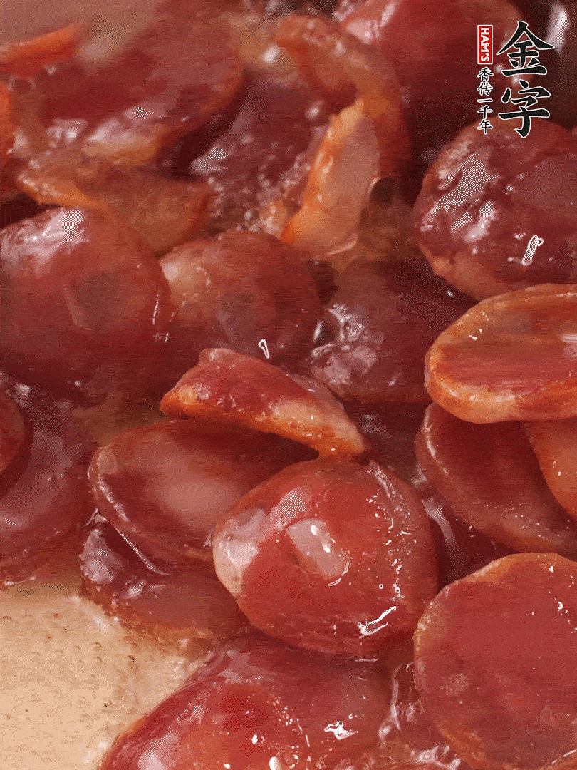 絲苗米洗凈后，用1.5倍水煮至6分熟（偏硬的質(zhì)地），網(wǎng)篩撈起瀝干水分備用。