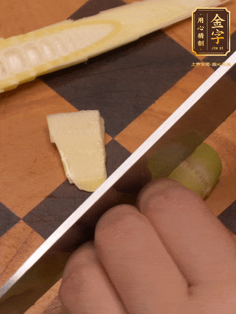 雷筍，剝?nèi)ネ鈿?，切成?>
					</div>
					<span>步驟 3/7</span>
					<p>雷筍，剝?nèi)ネ鈿?，切成?/p>
				</li><li>
					<div   id=