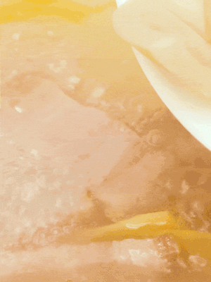 金字咸肉、火腿、春筍 通通放入鍋中小煮30分鐘